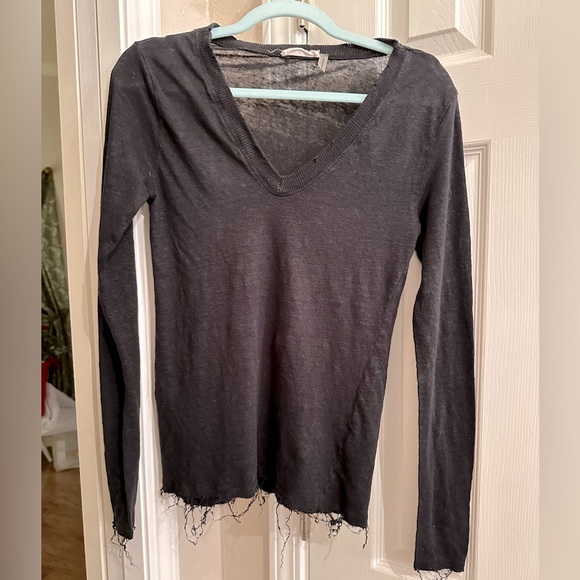 Elaine smith Black lightweight sweater with fringe on bottom - Picture 1 of 2